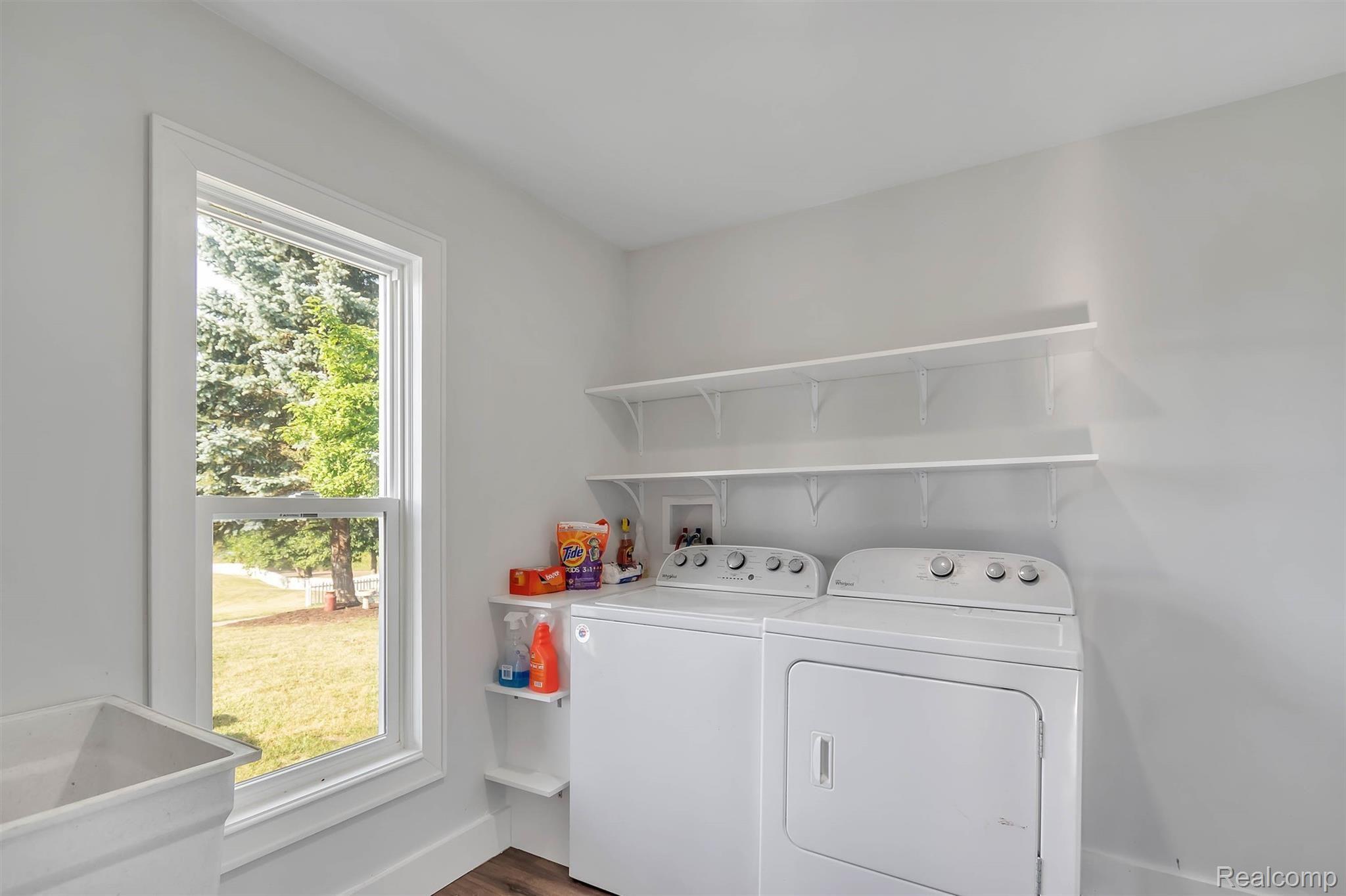 3873 Chase Lake Road Howell, MI 48855 - Photo 18 of 47 24-3873 Chase Lake Rd-WindowStill-R.jpg