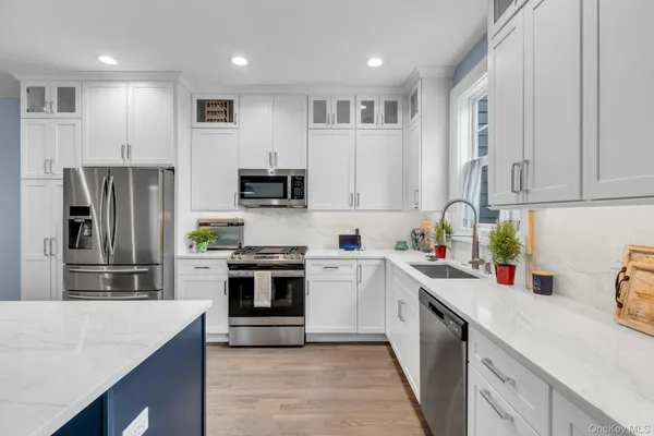 $695,000 | 123 Jackie Court, Patchogue, NY 11772