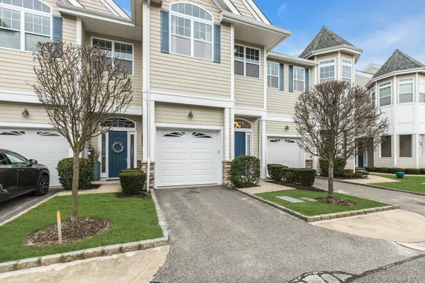 $695,000 | 123 Jackie Court, Patchogue, NY 11772