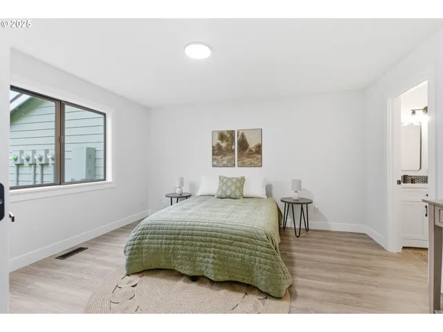 $325,000 | 512 Southwest Eastman Parkway, Gresham, OR 97080