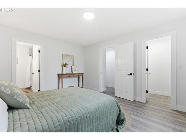 $325,000 | 512 Southwest Eastman Parkway, Gresham, OR 97080