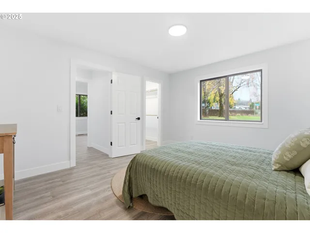 $325,000 | 512 Southwest Eastman Parkway, Gresham, OR 97080