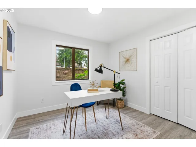 $325,000 | 512 Southwest Eastman Parkway, Gresham, OR 97080