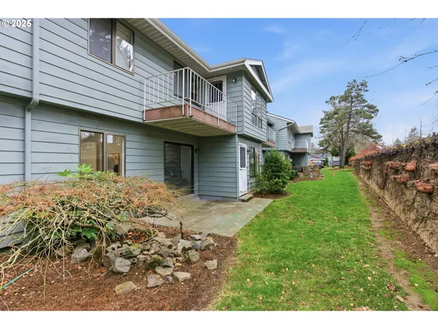 $325,000 | 512 Southwest Eastman Parkway, Gresham, OR 97080