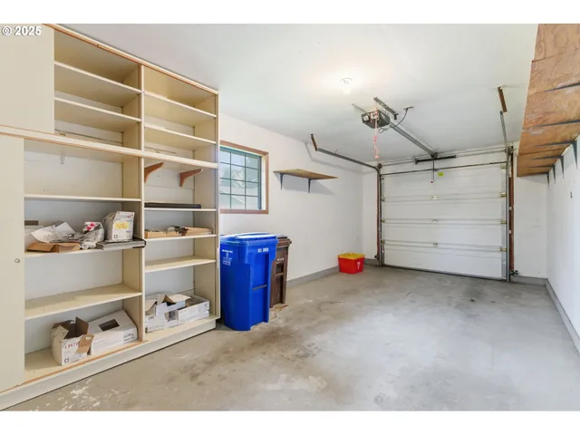 $325,000 | 512 Southwest Eastman Parkway, Gresham, OR 97080