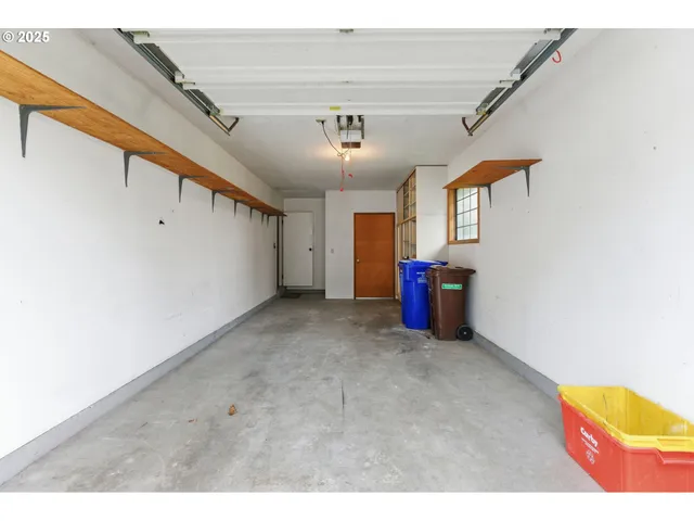 $325,000 | 512 Southwest Eastman Parkway, Gresham, OR 97080