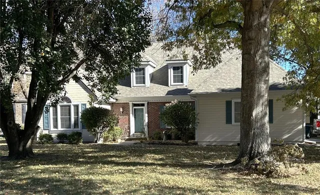 $500,000 | 5706 West 124th Street, Overland Park, KS 66209