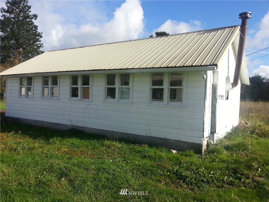 863 Southwest 20th Street Chehalis, WA 98532 - Photo 3 of 9