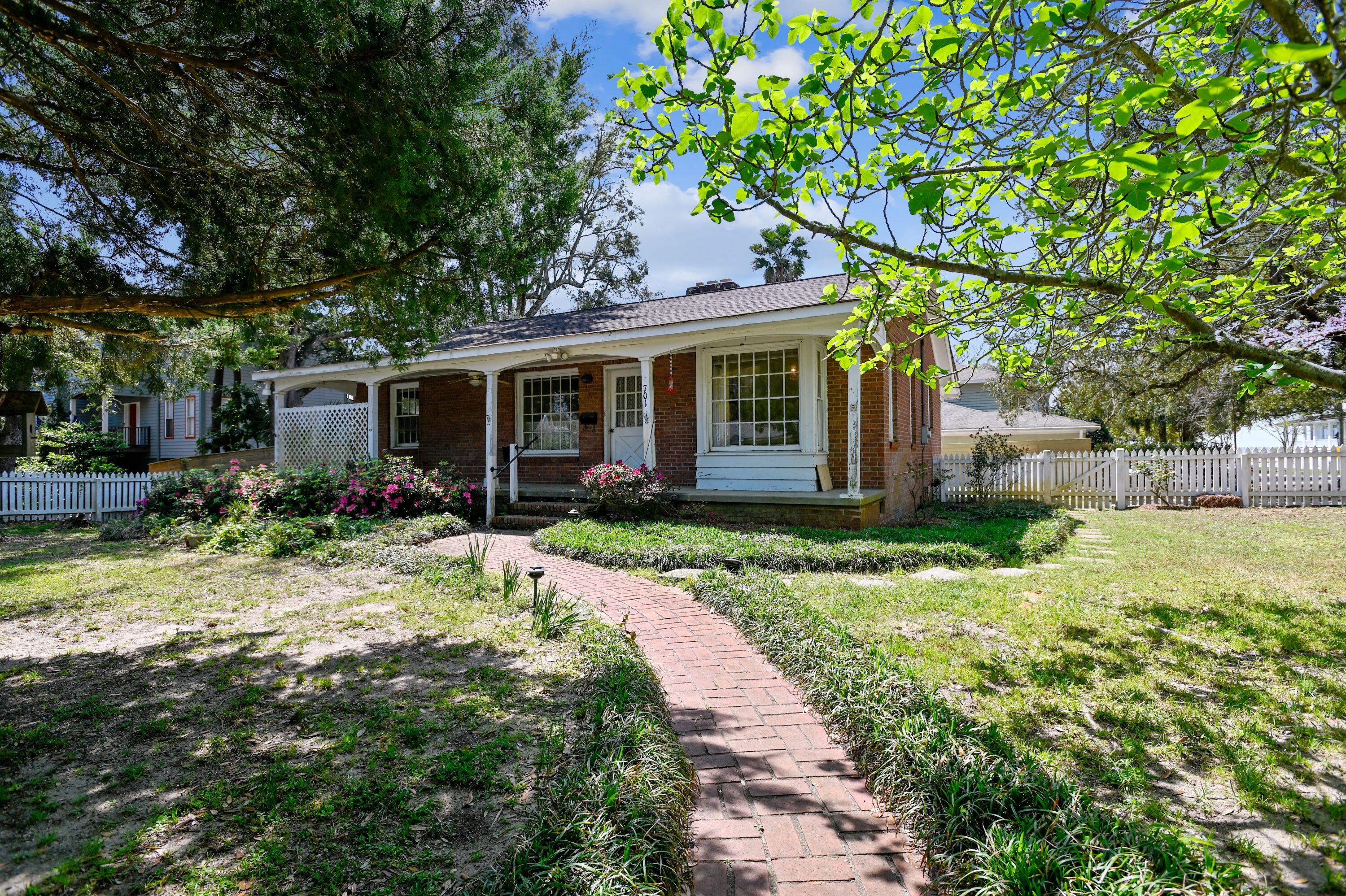 701 Pitt Street Mount Pleasant, SC 29464 - Photo 1 of 20 701 Pitt Street