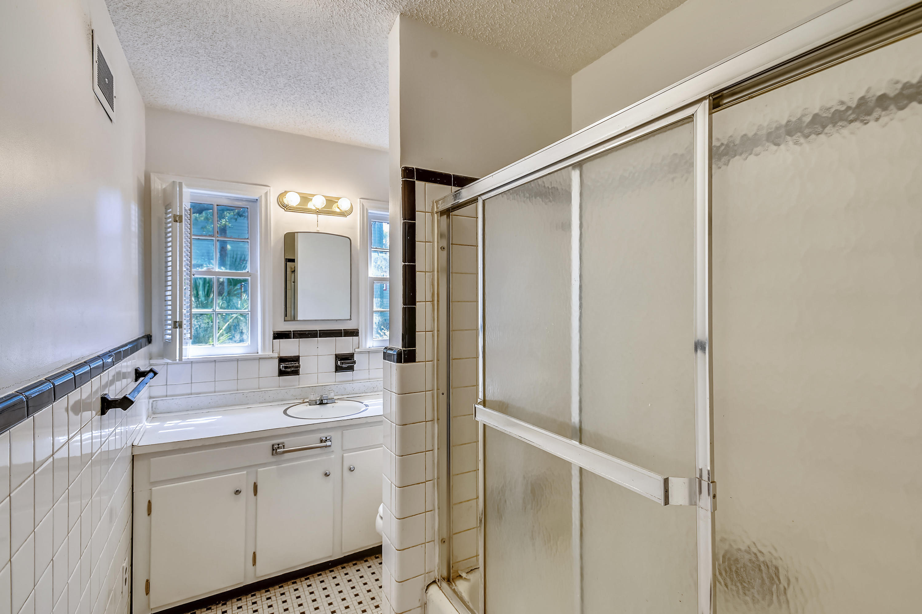 701 Pitt Street Mount Pleasant, SC 29464 - Photo 12 of 20 Bathroom