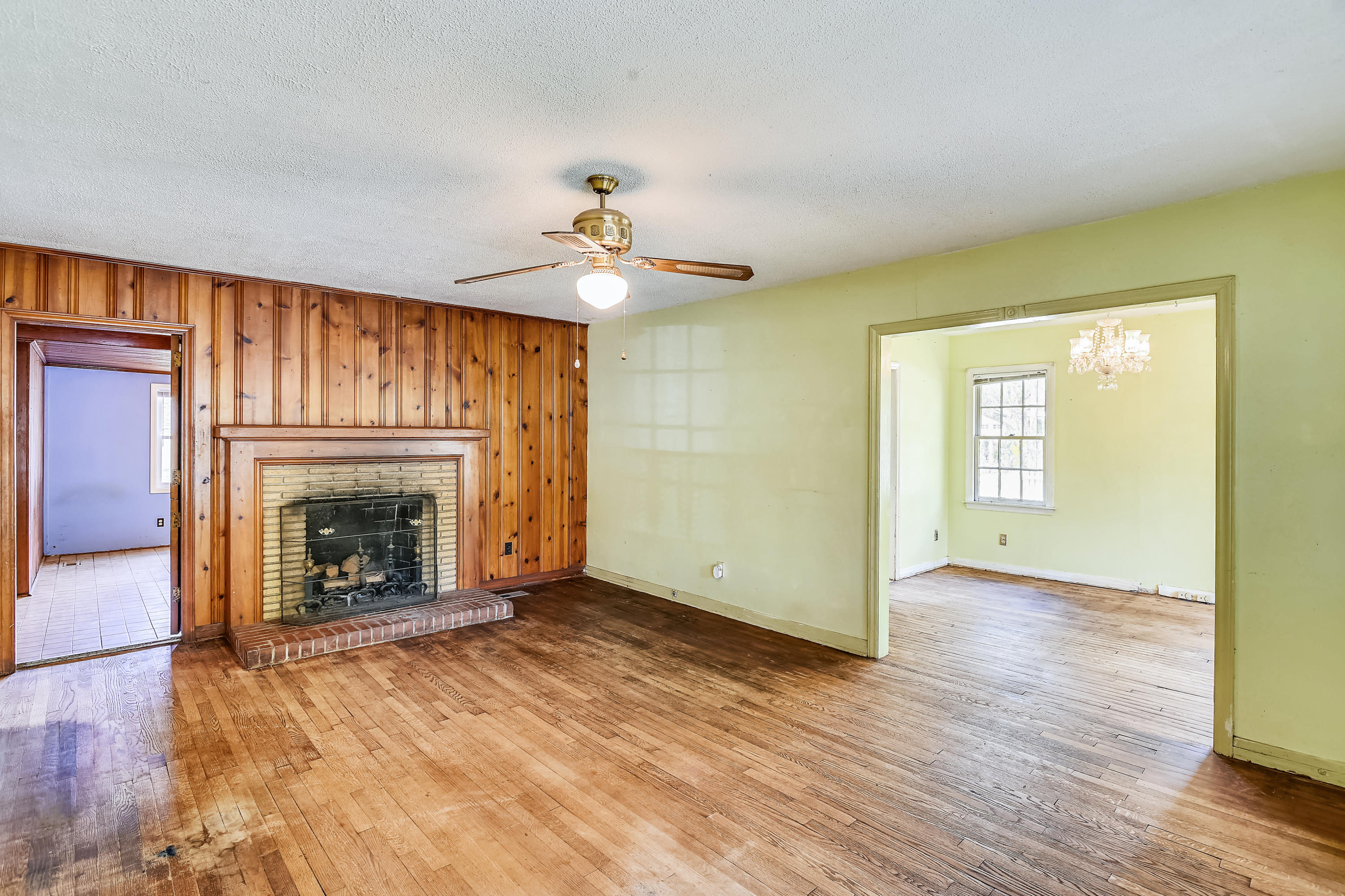 701 Pitt Street Mount Pleasant, SC 29464 - Photo 5 of 20 Living Room