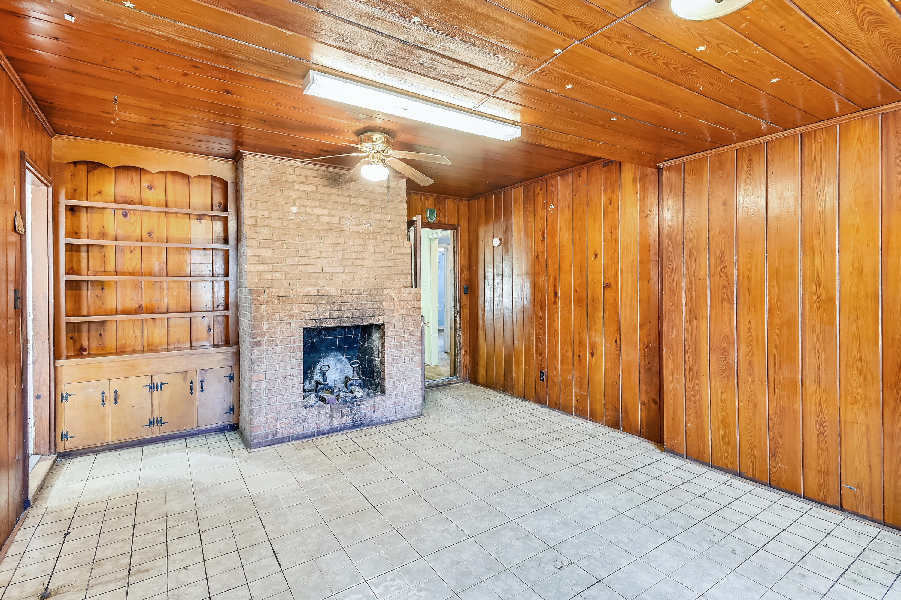 701 Pitt Street Mount Pleasant, SC 29464 - Photo 10 of 20 Interiors-Den-DSC4862