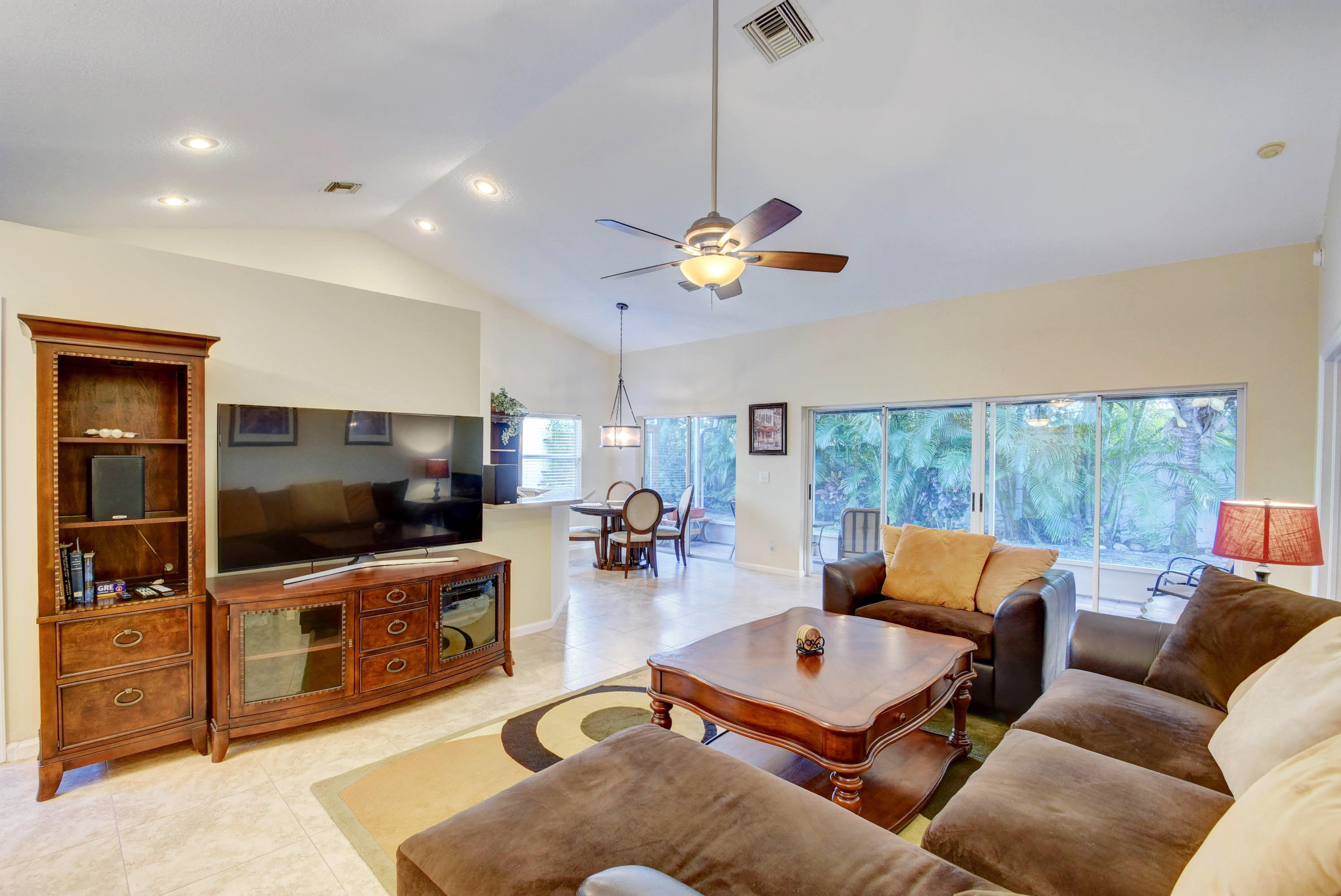3740 Riverside Way Delray Beach, FL 33445 - Photo 4 of 28 1 of 51.jpg (6 of 31)