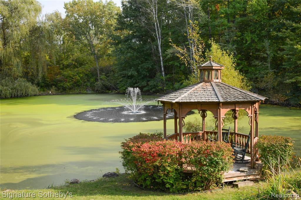 8463 Hartland Road Fenton, MI 48430 - Photo 36 of 54