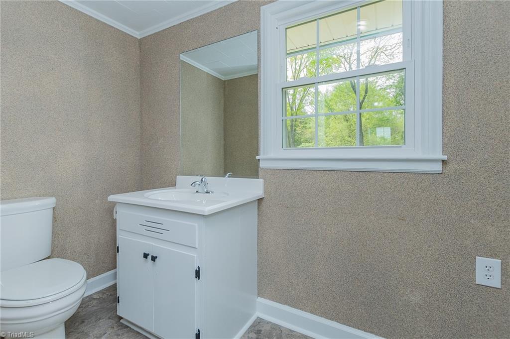 352 Shiptontown Road Lexington, NC 27292 - Photo 14 of 46 Gallery Image 14
