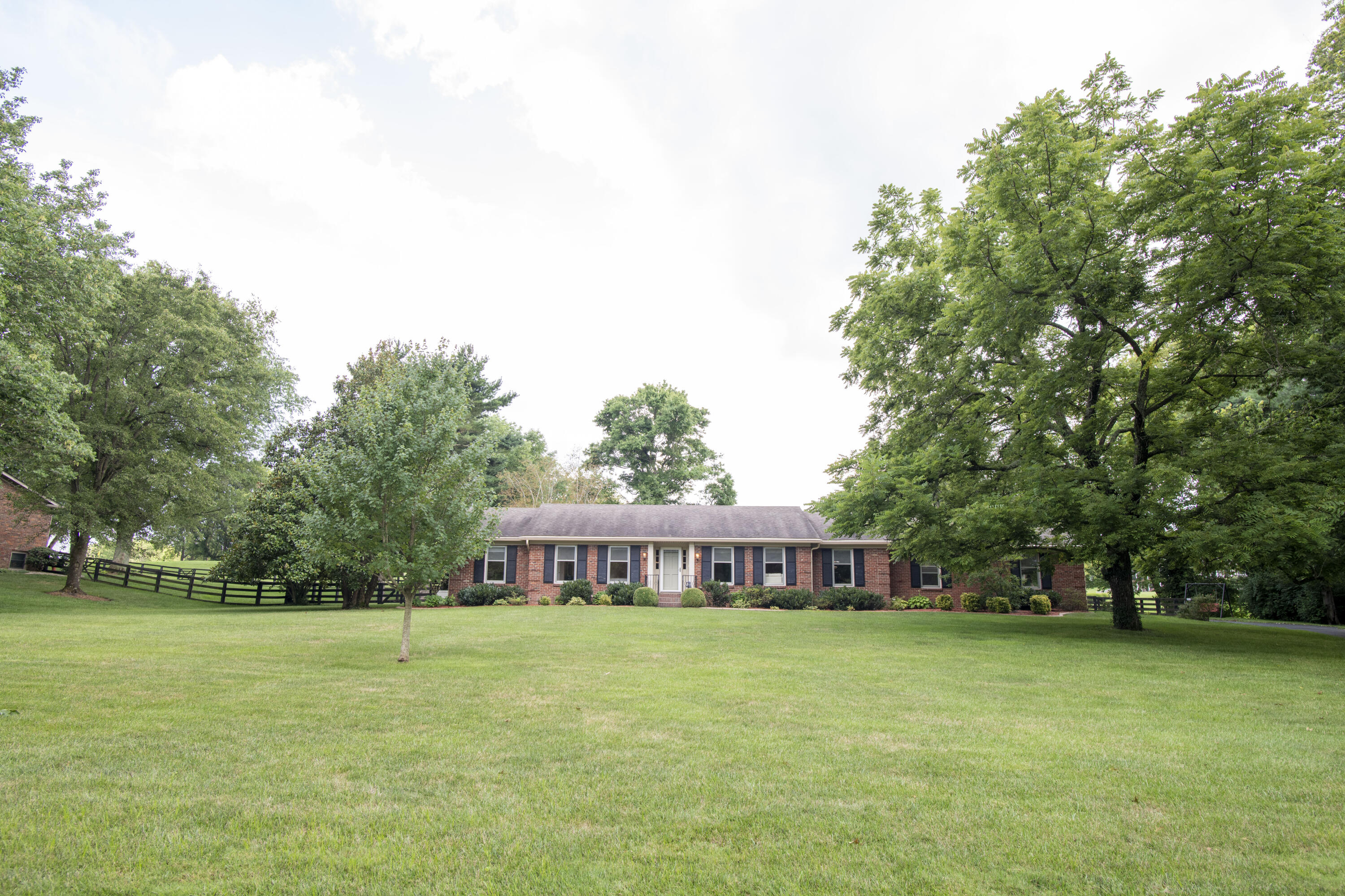 1692 Bahama Road Lexington, KY 40509 - Photo 1 of 71 Bahama__68