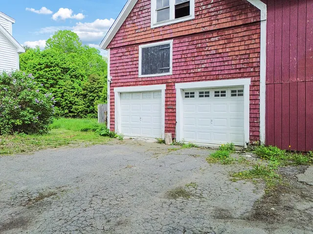 $425,000 | 80 Oakland Road, Fairfield, ME 04937