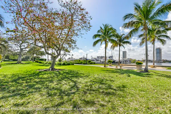 $16,000 | 380 Cocoanut Row, Unit 1, Palm Beach, FL 33480