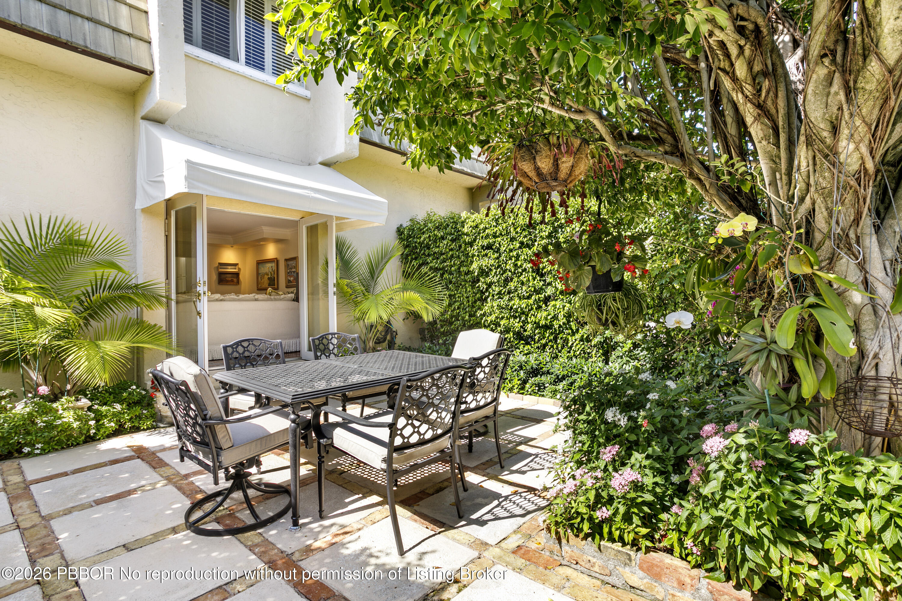 380 Cocoanut Row, Unit 1 Palm Beach, FL 33480 - Photo 9 of 32 a view of an outdoor seating area