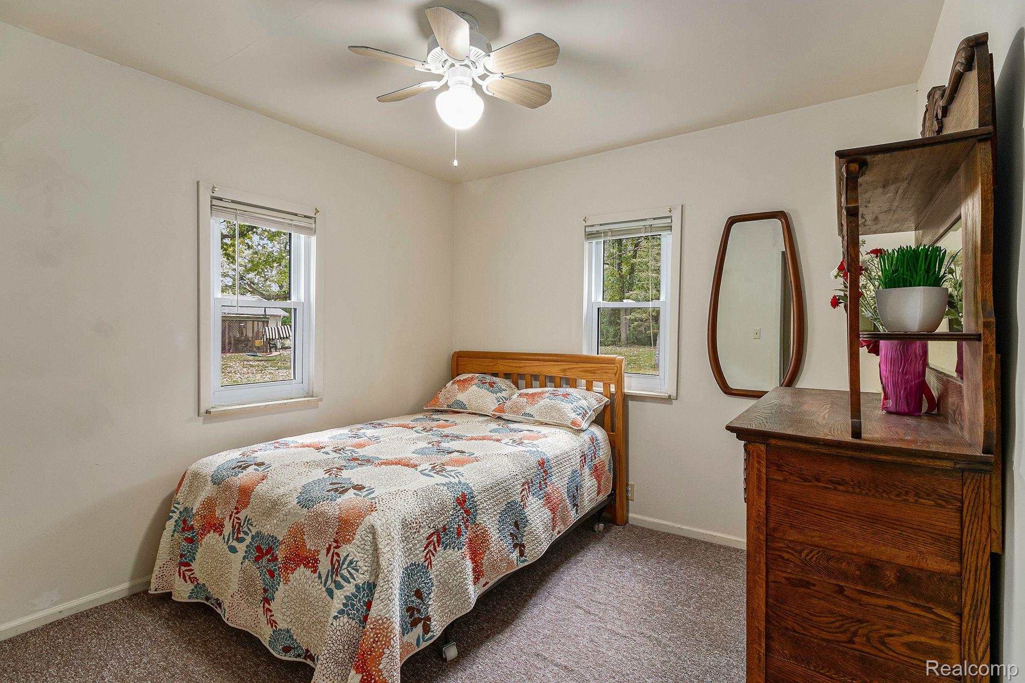7111 East Carpenter Road Davison, MI 48423 - Photo 11 of 21 Bedroom with west and north light
