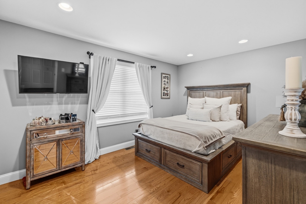 127 Middlesex Street Fall River, MA 02723 - Photo 16 of 38