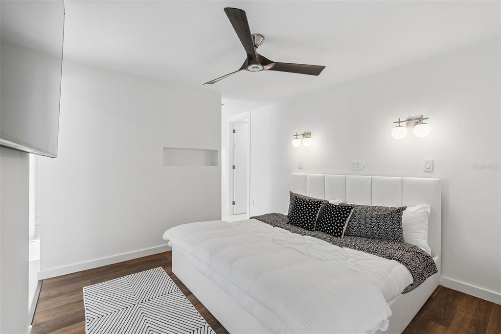 7647 Sanderling Road Sarasota, FL 34242 - Photo 15 of 70