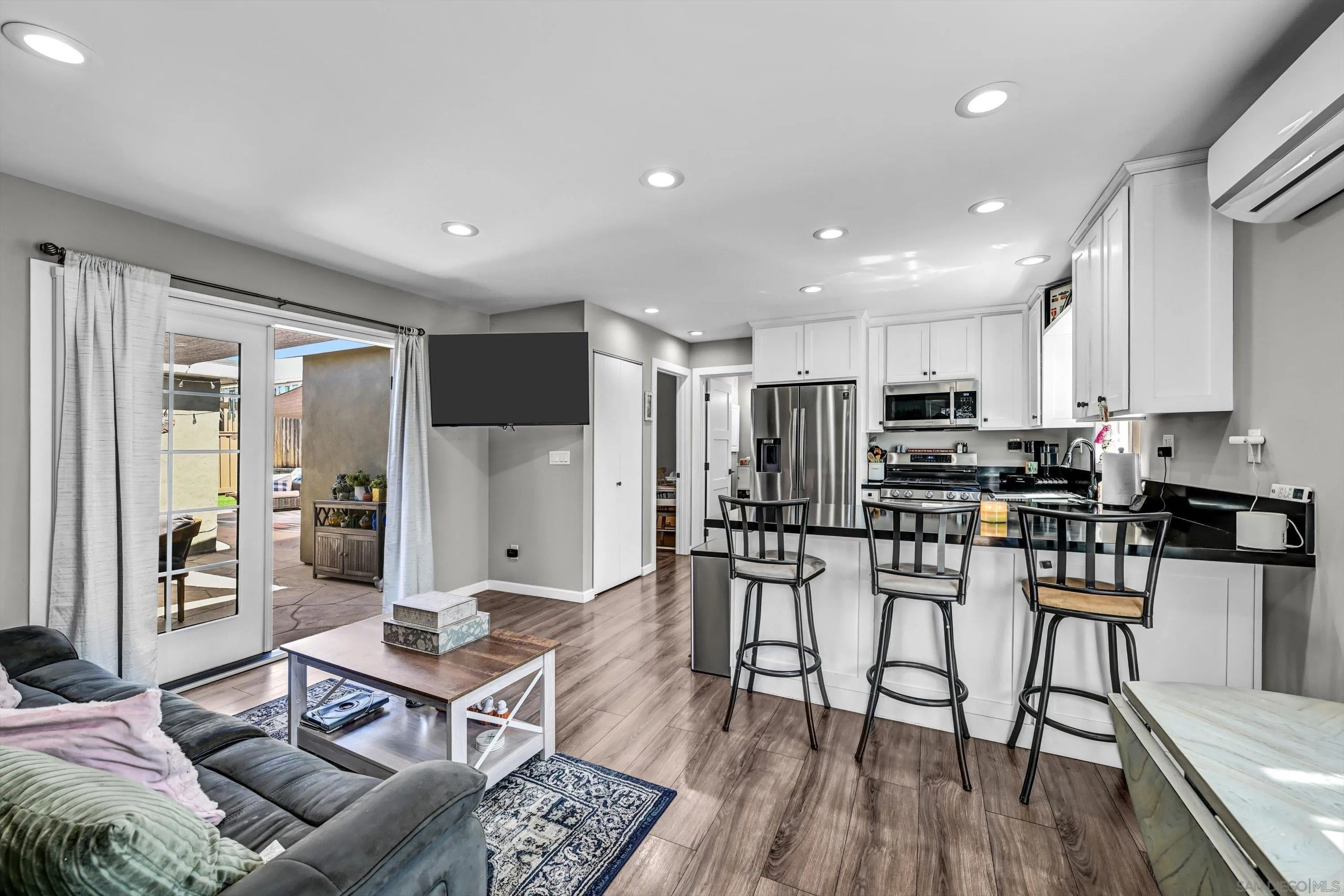 13145-47 Carriage Road Poway, CA 92064 - Photo 20 of 29 Gallery Image 20