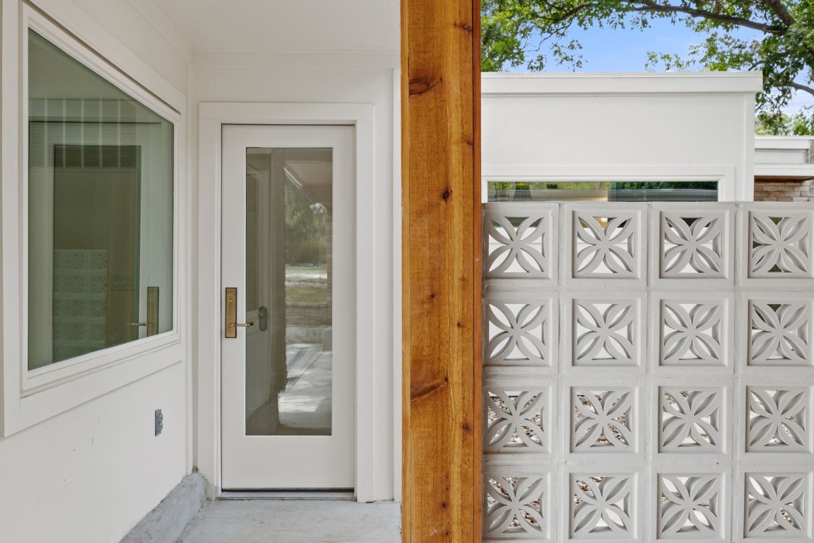 1503 East 15th Street Georgetown, TX 78626 - Photo 7 of 40