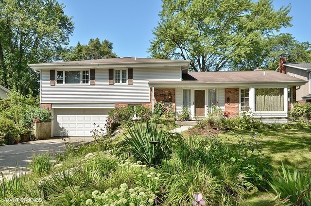 1912 Clover Road Northbrook, IL 60062 - Photo 1 of 25