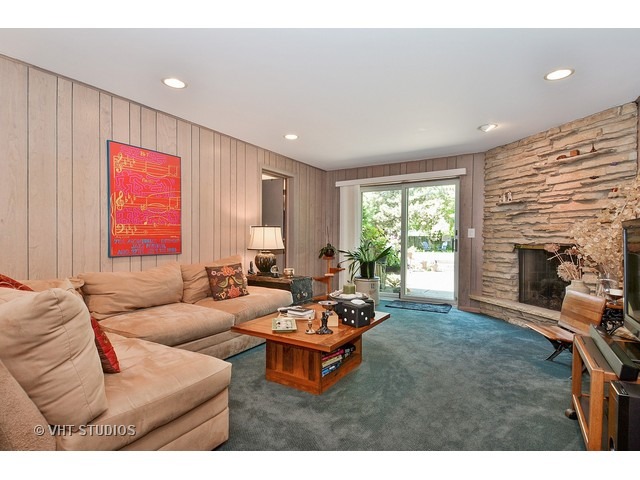 1912 Clover Road Northbrook, IL 60062 - Photo 12 of 25