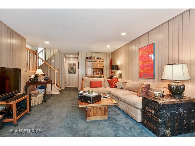 1912 Clover Road Northbrook, IL 60062 - Photo 13 of 25