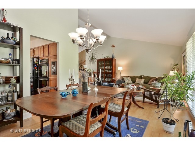 1912 Clover Road Northbrook, IL 60062 - Photo 6 of 25