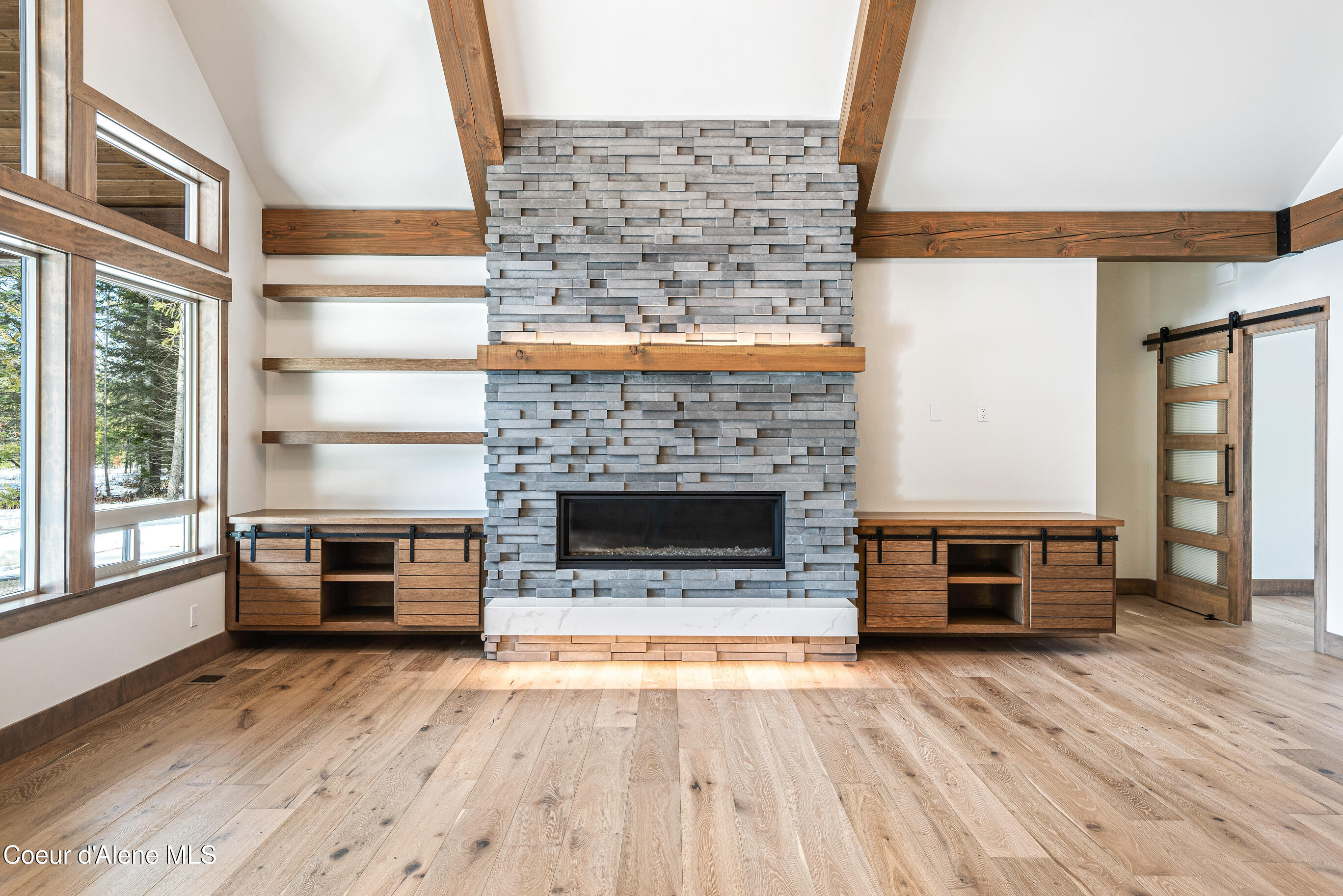 L3-b1 North Mountain View Road Rathdrum, ID 83858 - Photo 8 of 16 Masonry Gas Fireplace