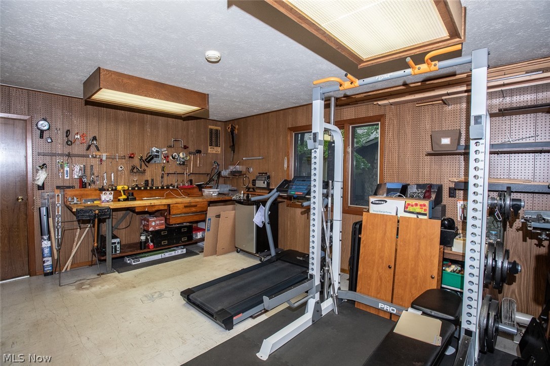12220 Moss Point Road Strongsville, OH 44136 - Photo 34 of 35 Gallery Image 34