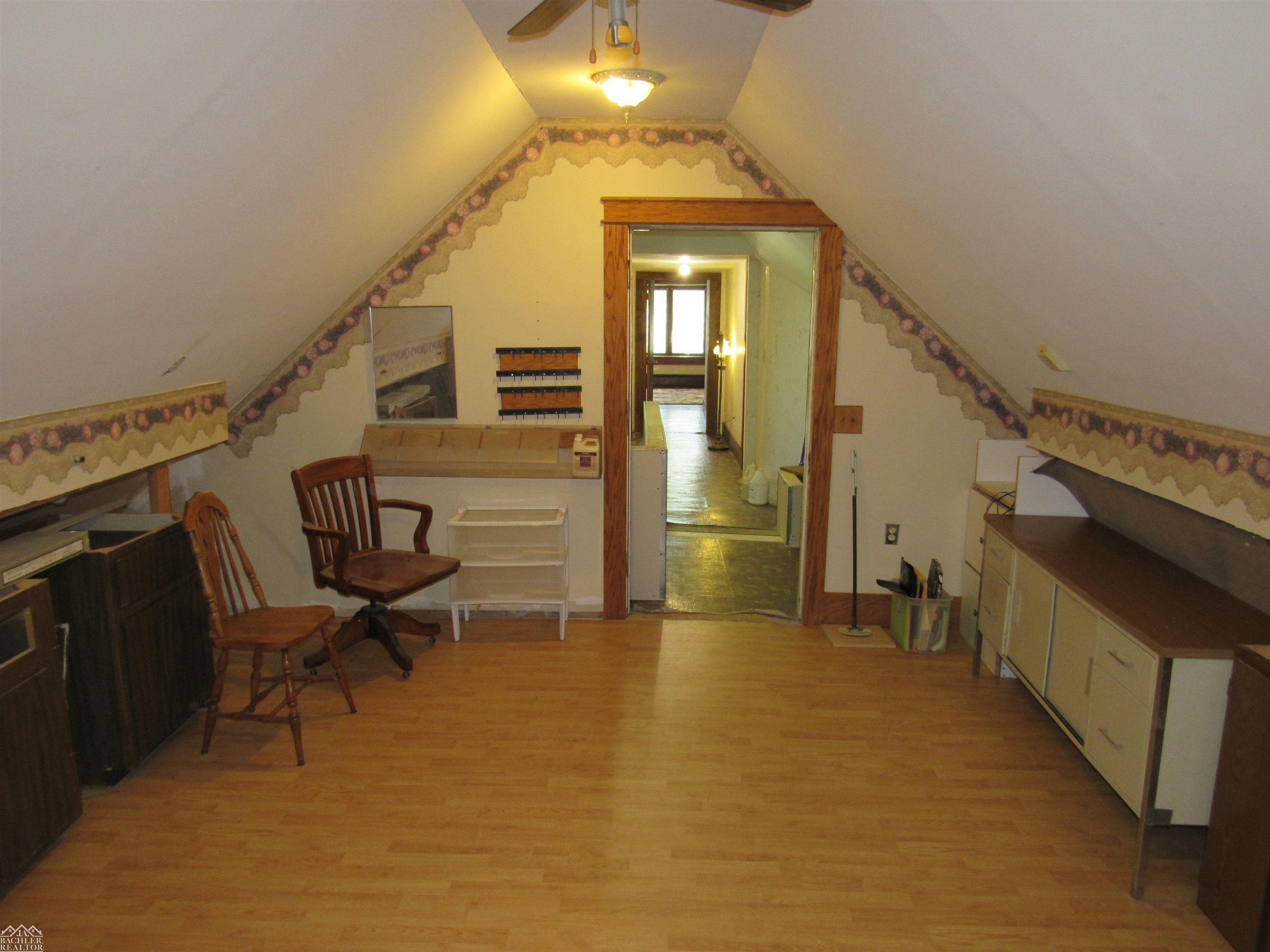9910 North River Road Algonac, MI 48001 - Photo 29 of 48 50223938-8660c3d5-a62c-4730-9acf-58409accb6b2.JPG