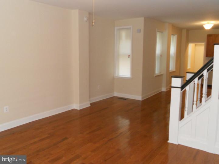 4847 Ridge Avenue Philadelphia, PA 19129 - Photo 4 of 23 Living Room