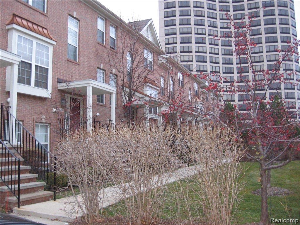 20202 Rodeo Court, Unit 116 Southfield, MI 48075 - Photo 2 of 12 Streetview