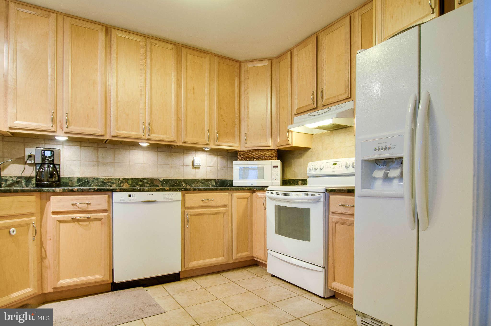 5606 Lockwood Road Cheverly, MD 20785 - Photo 9 of 29 Kitchen