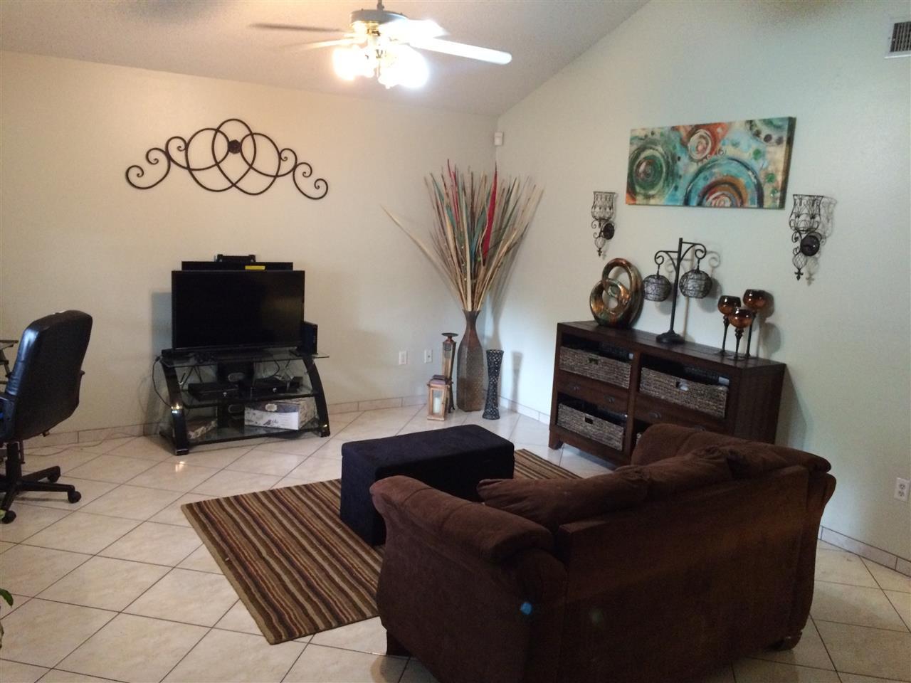 732 Zebra Drive Laredo, TX 78045 - Photo 3 of 9 a living room with furniture