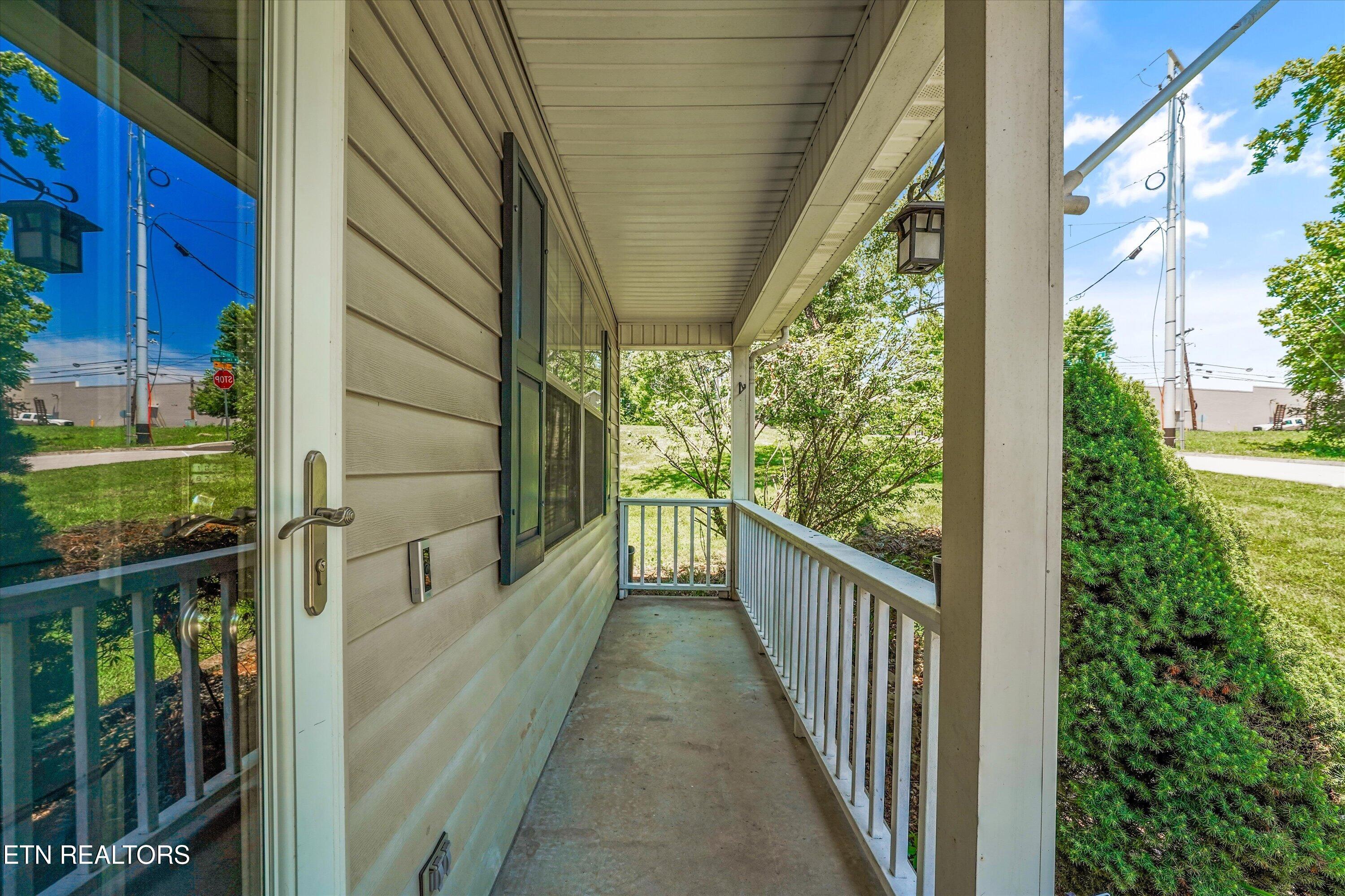 3701 Holgate Lane Powell, TN 37849 - Photo 6 of 38 08-3701 Holgate Ln 23