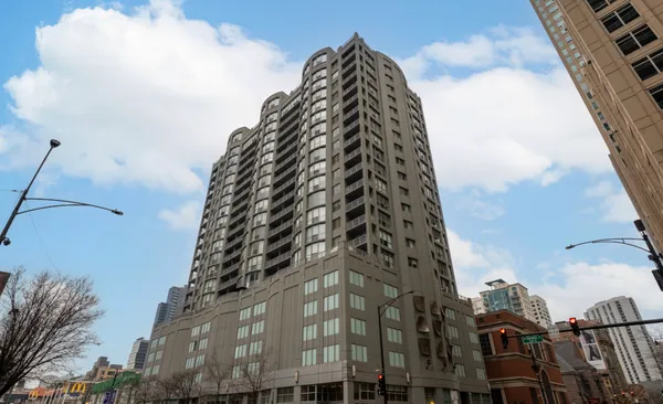 $220,000 | 600 North Dearborn Street, Unit 1207, Chicago, IL 60654