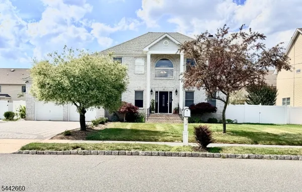 $1,050,000 | 664 Roosevelt Avenue, Piscataway, NJ 08854