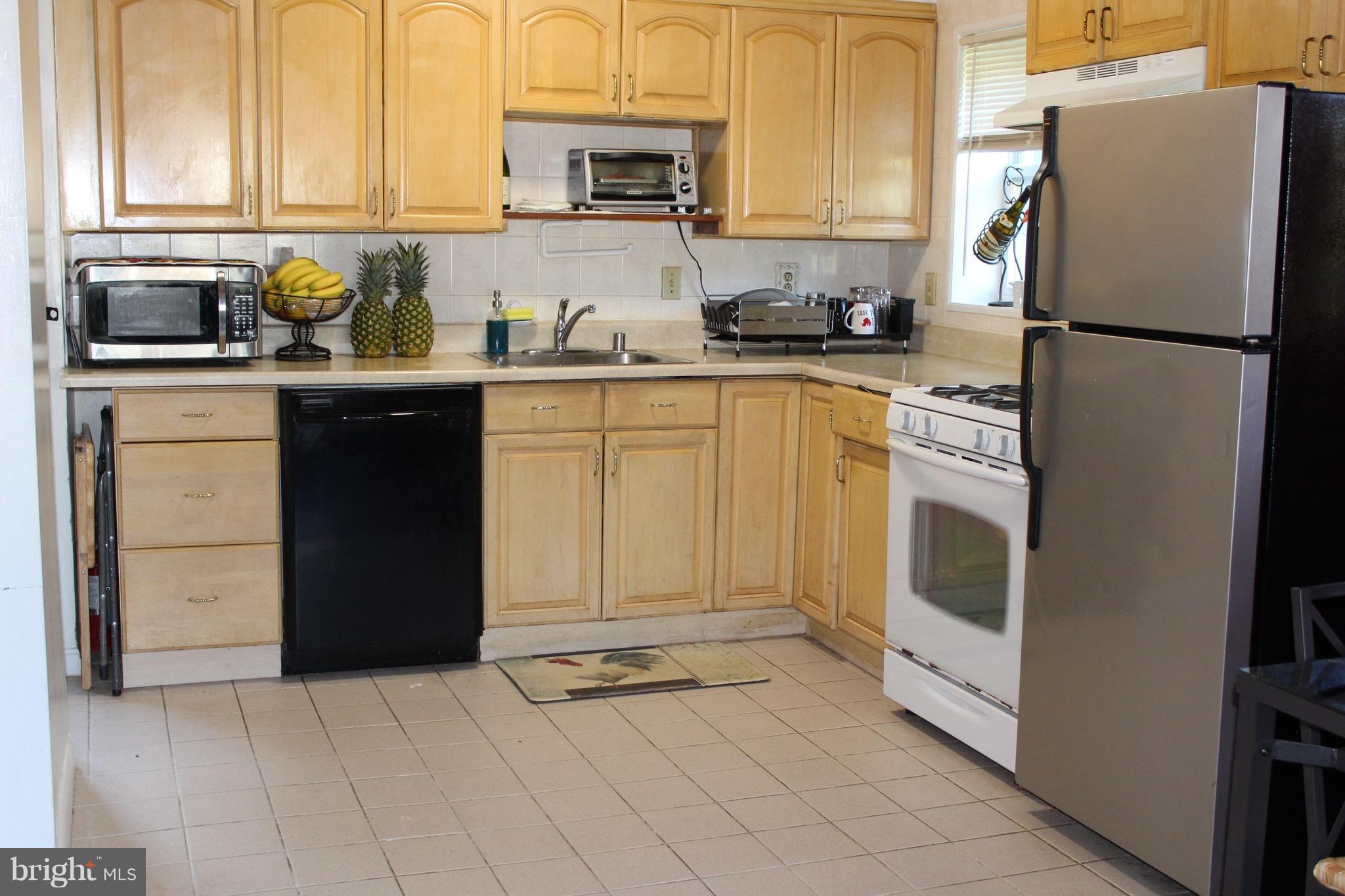 12800 Hathaway Drive Silver Spring, MD 20906 - Photo 8 of 19 Kitchen