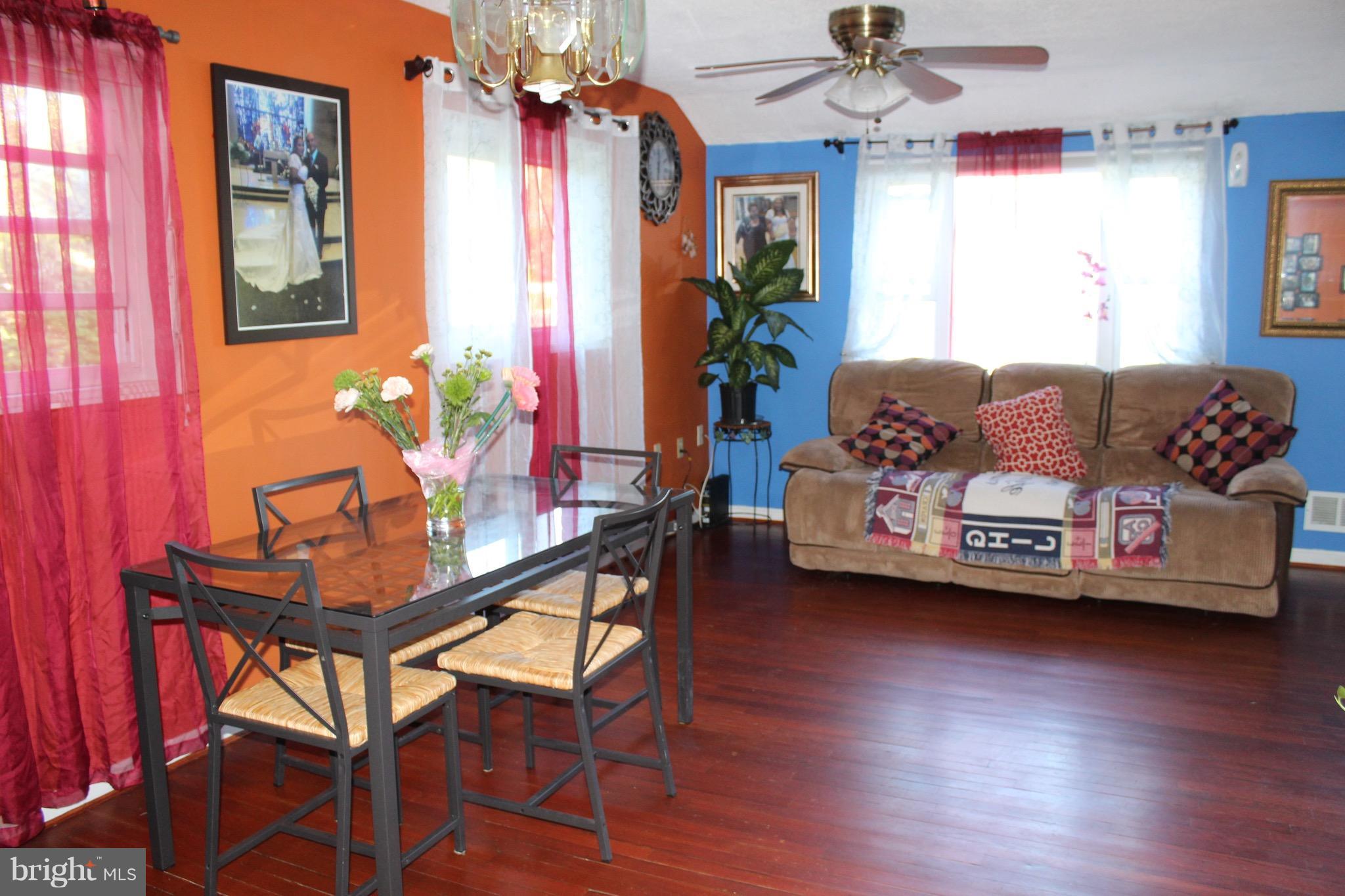 12800 Hathaway Drive Silver Spring, MD 20906 - Photo 10 of 19 Living room