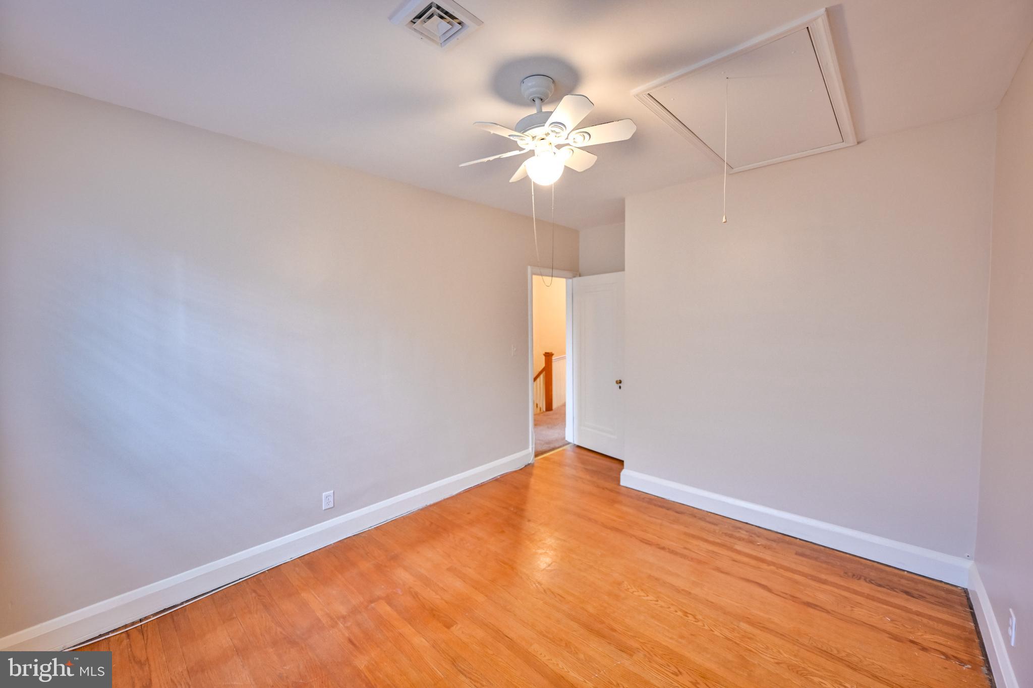 207 Murdock Road Baltimore, MD 21212 - Photo 26 of 45 2nd bedroom