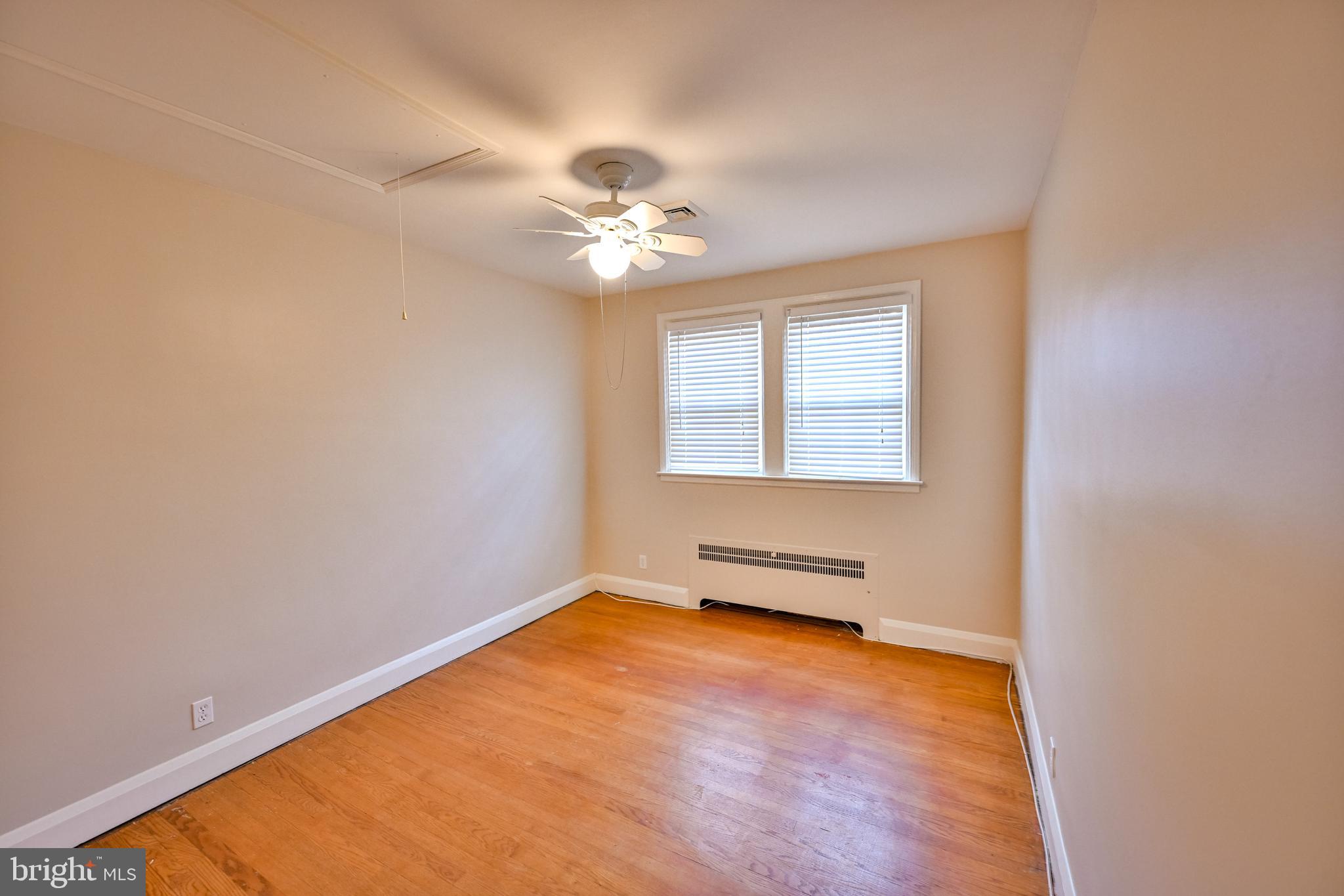 207 Murdock Road Baltimore, MD 21212 - Photo 27 of 45 2nd bedroom