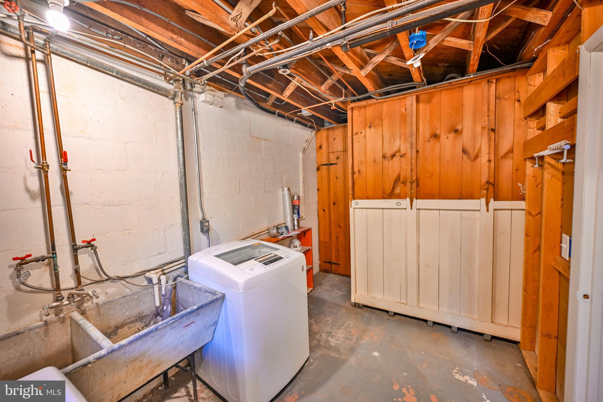 207 Murdock Road Baltimore, MD 21212 - Photo 39 of 45 Laundry room in basement