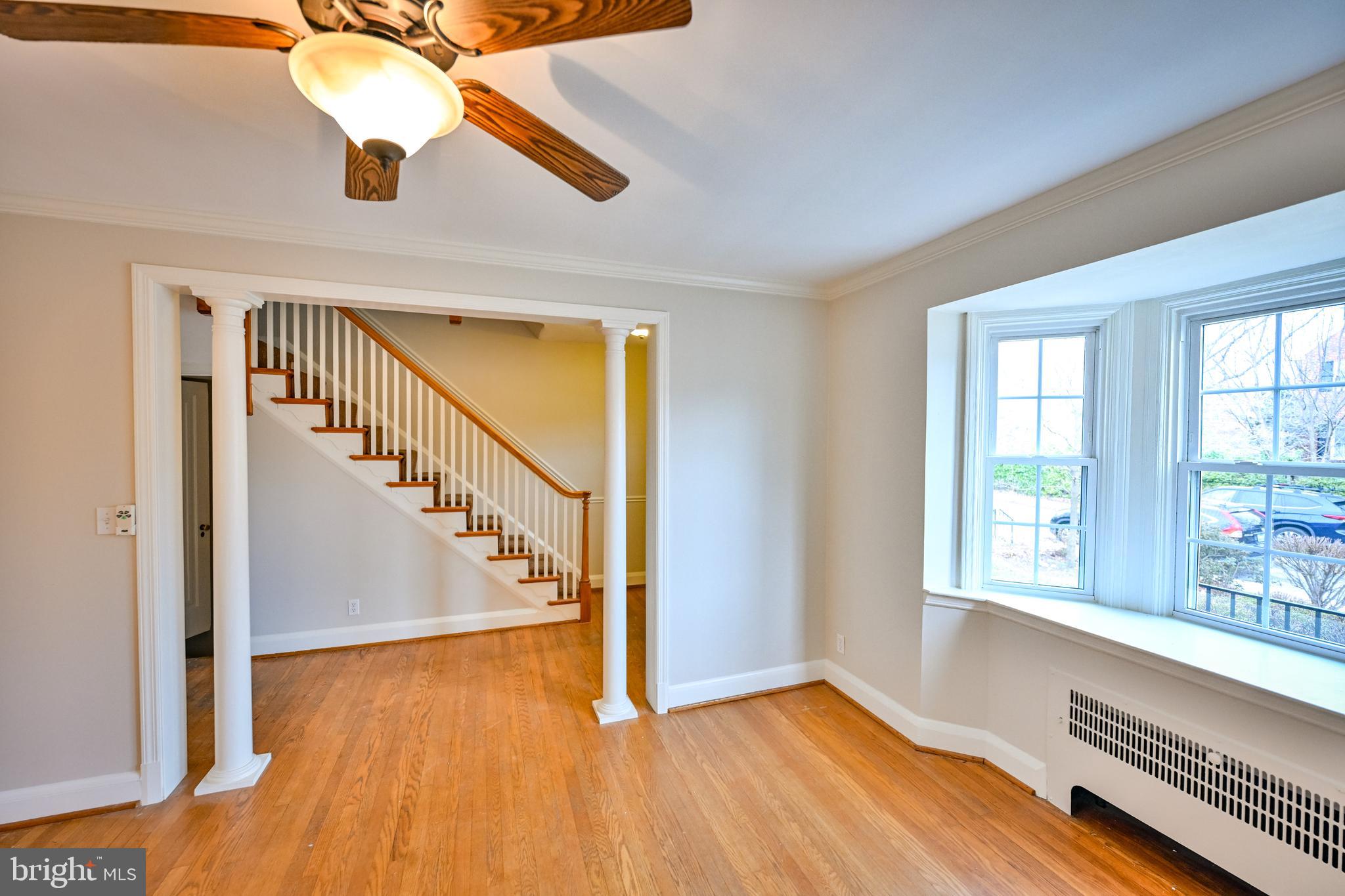 207 Murdock Road Baltimore, MD 21212 - Photo 5 of 45 Living room and foyer view