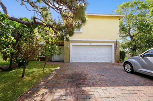 $1,100 | 2210 South 34th Street, Fort Pierce, FL 34947