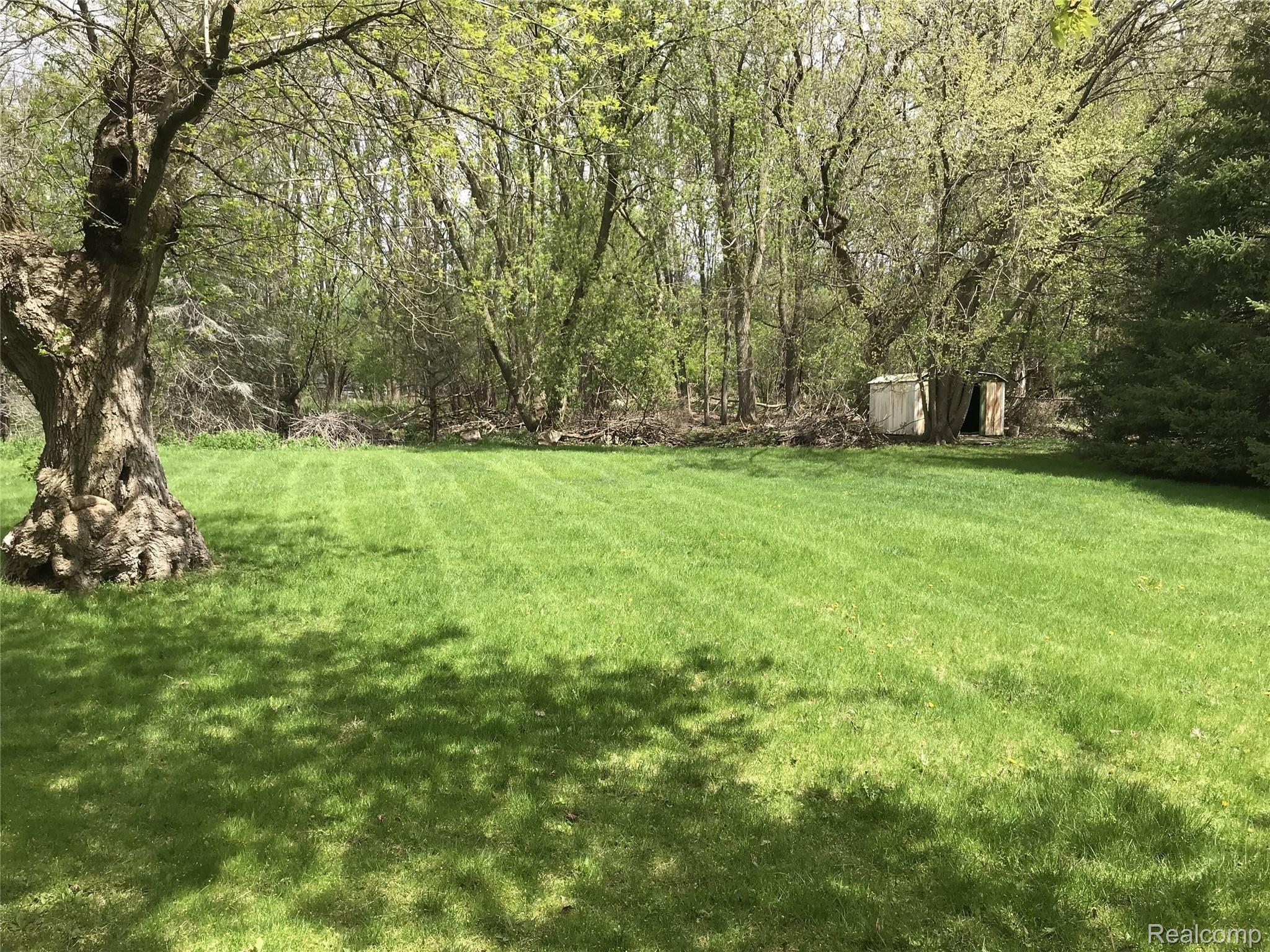 2112 Raby Road Haslett, MI 48840 - Photo 32 of 39 32.jpg